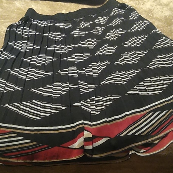 Women's skirt - Picture 1 of 3